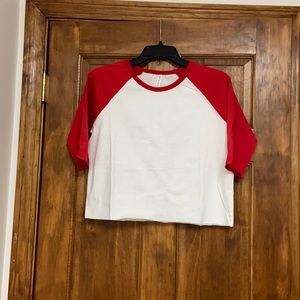 Women’s cropped t-shirt